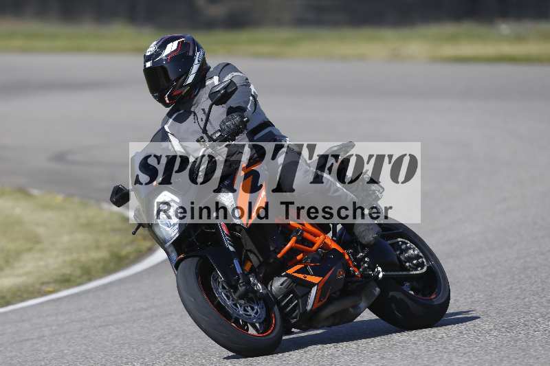 /01 02.04.2026 MAZ ADR/Gruppe rot/unklar/ohne